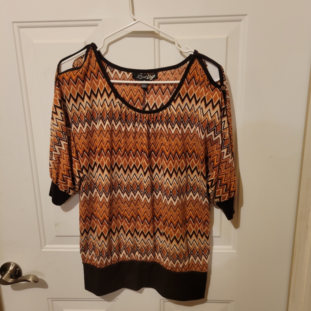 Lena medium cold shoulder top